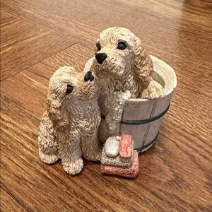 Stone Critters Blonde Cocker Spaniel Puppy Dog in Bath Cottage Core Figurine